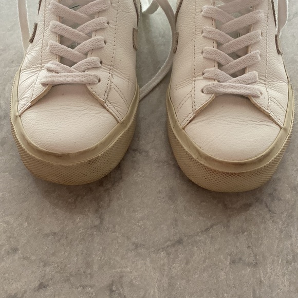 Veja Campo Sneaker - Picture 9 of 10